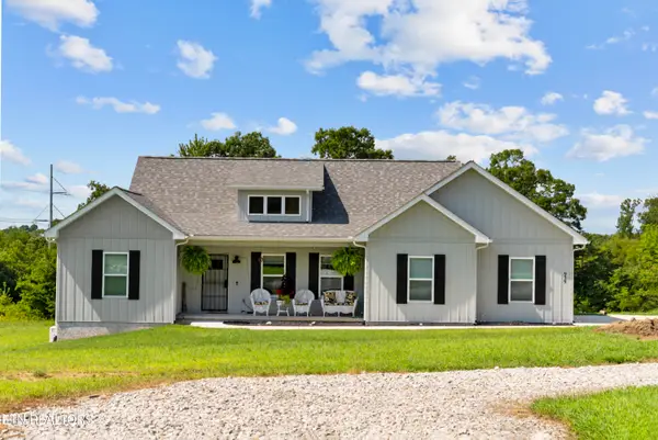 939 Clear Creek Rd, Crossville, TN 38571