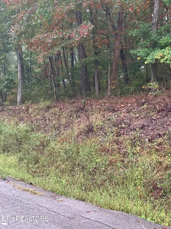 127 Brokenwood Lane, Crossville, TN 38558