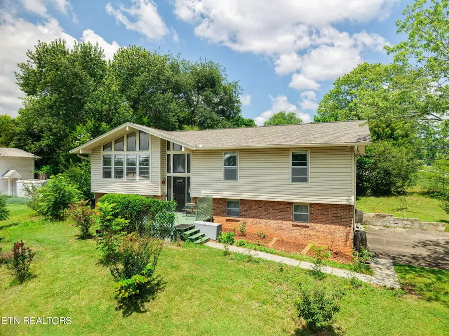 11605 Foxford Drive, Knoxville, TN 37934 - #2