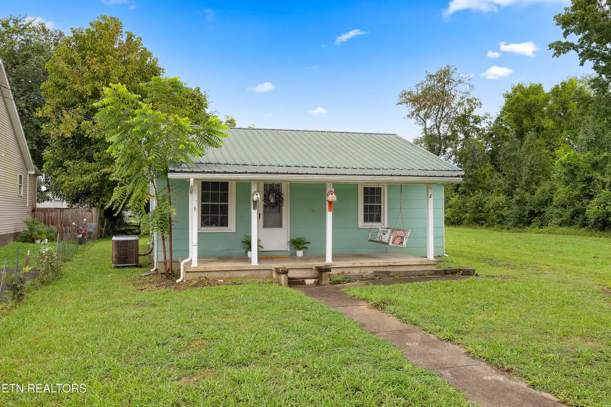 211 Henderson Ave, Sevierville, TN 37862 - #1
