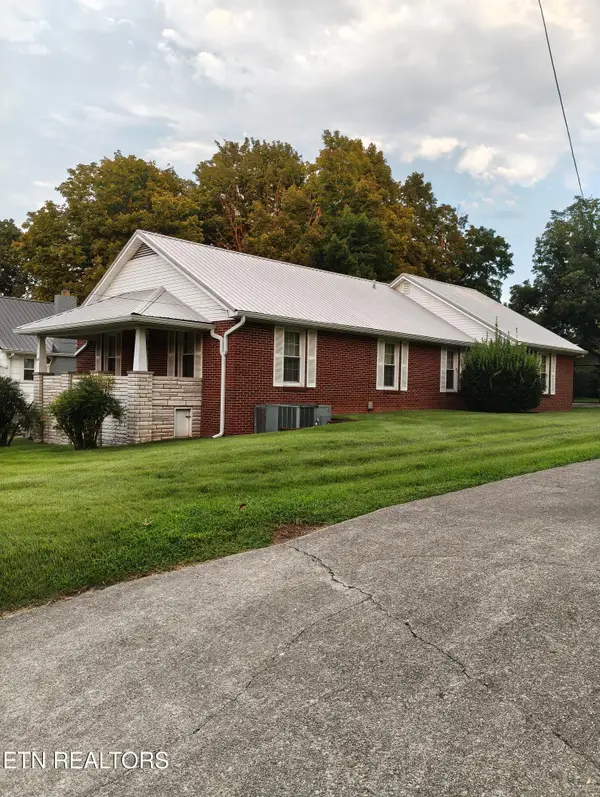 615 Wharf St, Loudon, TN 37774