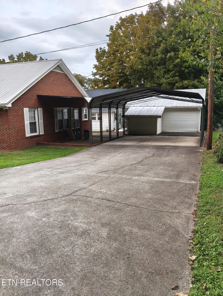 615 Wharf St, Loudon, TN 37774 - #3