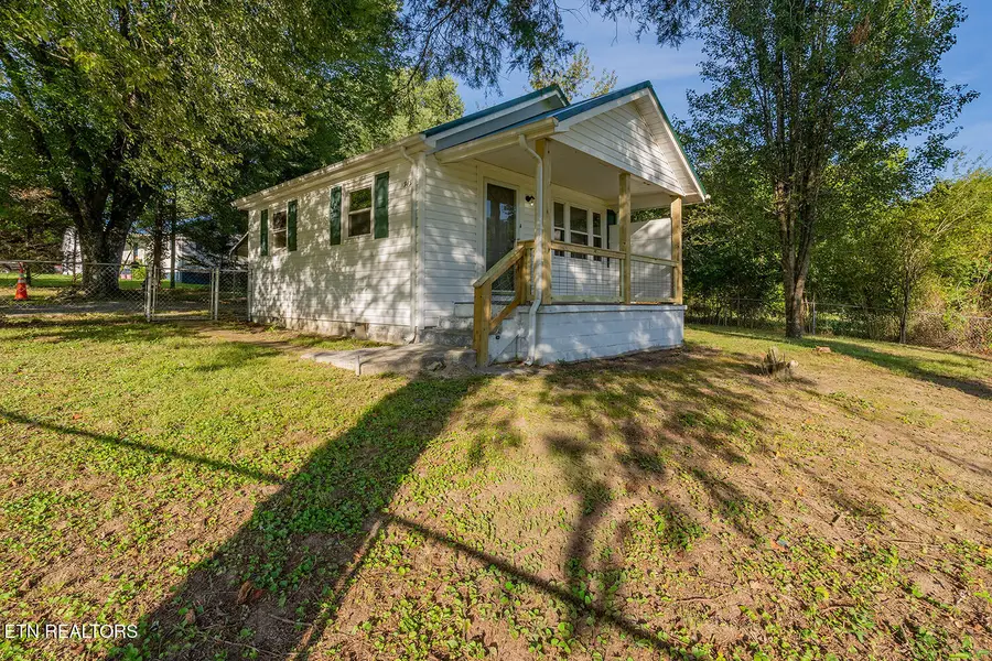 919 Kentucky St, Oliver Springs, TN 37840 - #2