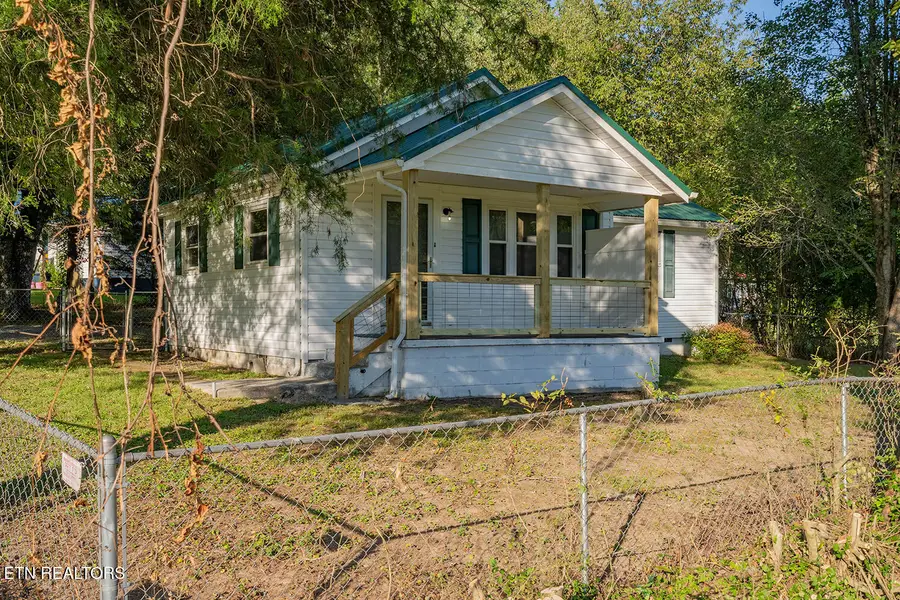 919 Kentucky St, Oliver Springs, TN 37840 - #3