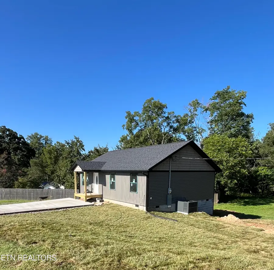 207 Long Hollow Rd, Clinton, TN 37716 - #2