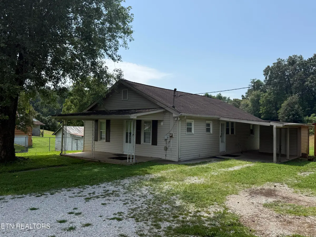 807 New Clear Branch Rd, Rocky Top, TN 37769 - #1