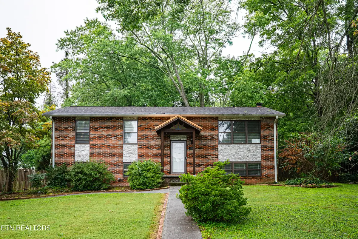 1217 April Drive, Knoxville, TN 37919 - #1