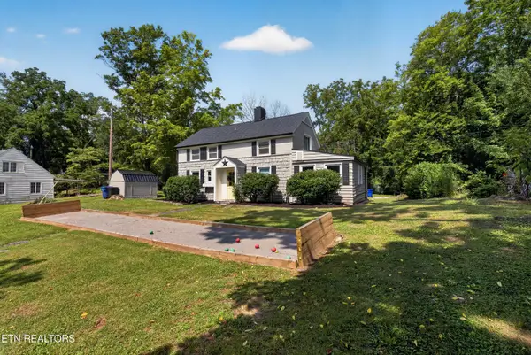 44 W Norris Rd, Norris, TN 37828