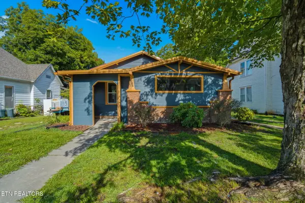 906 Pennsylvania Ave, Etowah, TN 37331