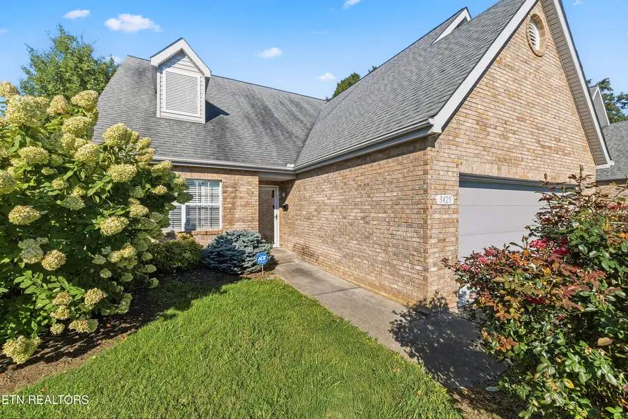 3425 Laurel View Rd, Knoxville, TN 37917 - #3