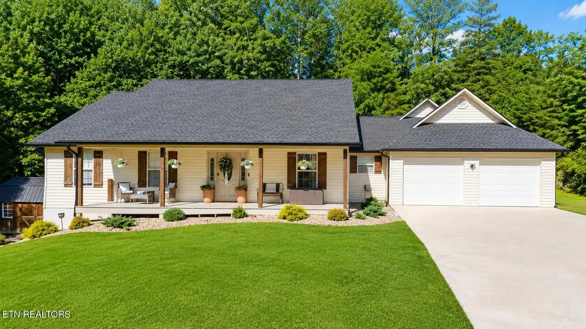 705 Grave Hill Rd, Oneida, TN 37841 - #1