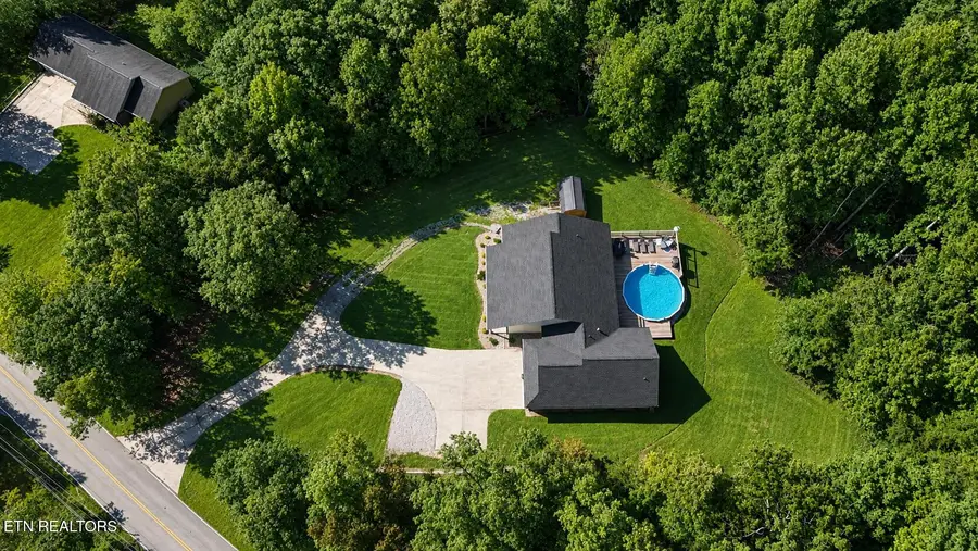 705 Grave Hill Rd, Oneida, TN 37841 - #2