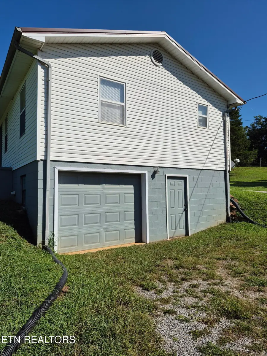 765 Old State Rd, Tellico Plains, TN 37385 - #2