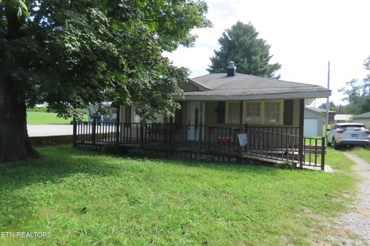 352 N Spring St, Sparta, TN 38583 - #1
