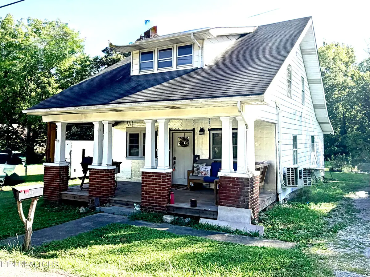 208 E Main Ave, Friendsville, TN 37737 - #1