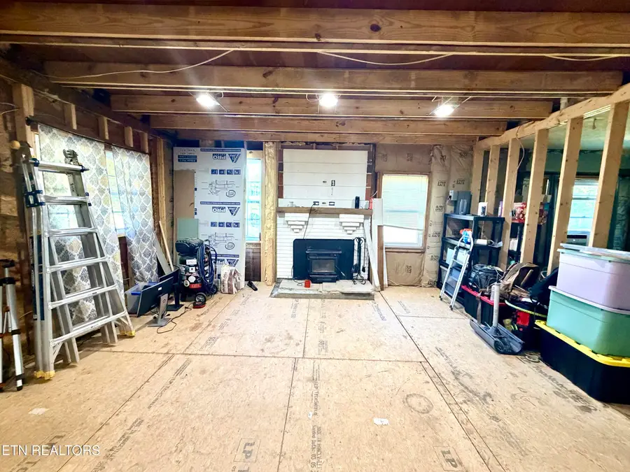 208 E Main Ave, Friendsville, TN 37737 - #2
