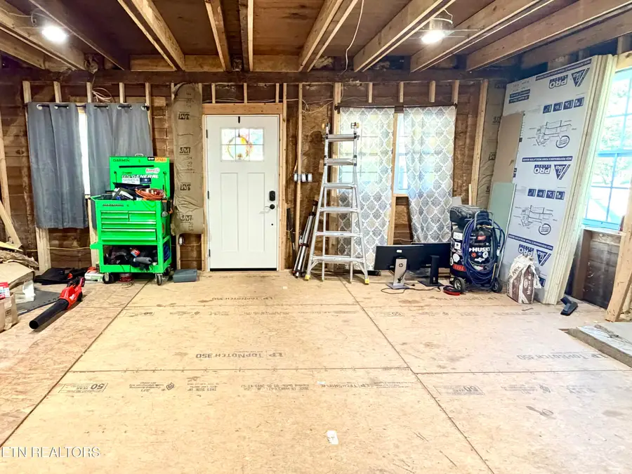 208 E Main Ave, Friendsville, TN 37737 - #3