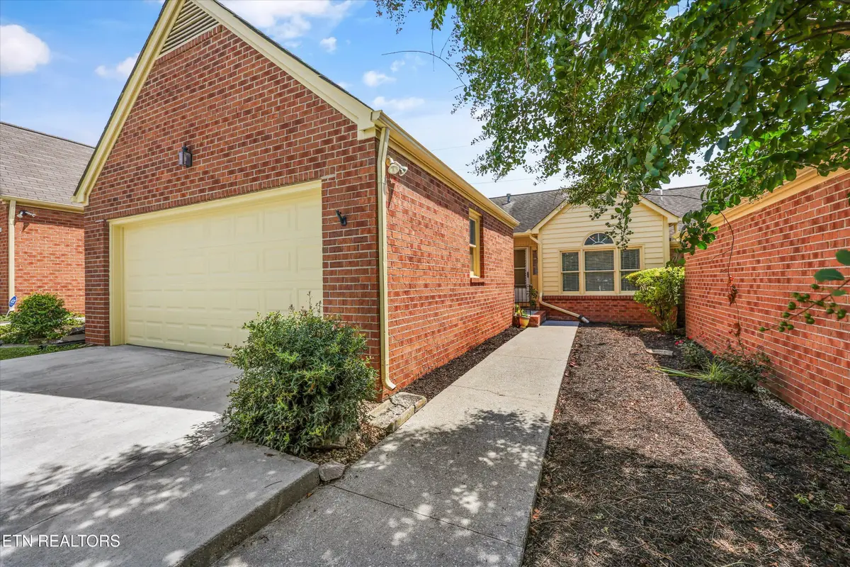 8430 Woodbend Tr, Knoxville, TN 37919 - #1