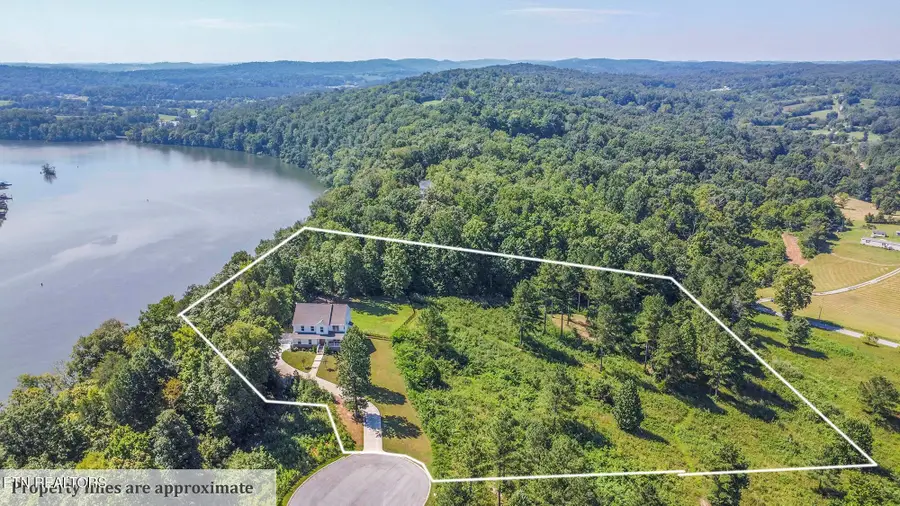 306 Lake Ridge Drive, Loudon, TN 37774 - #2