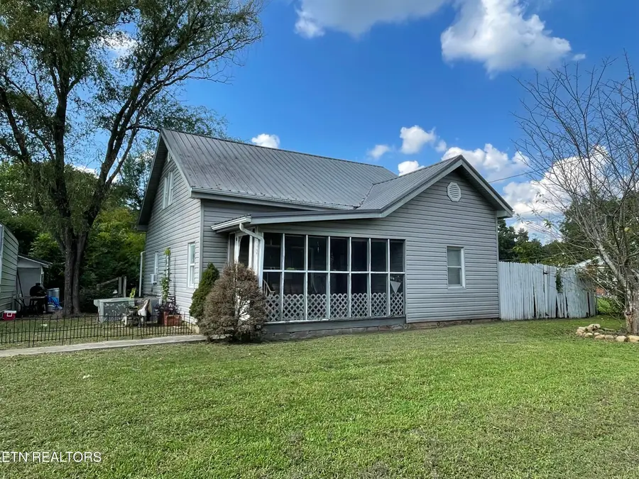 129 E Athens St, Englewood, TN 37329 - #2