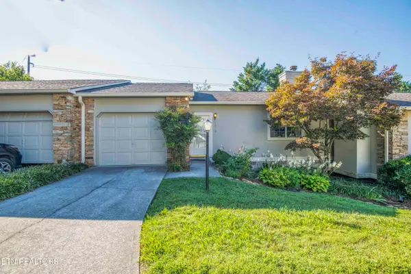 1610 Stone Hedge Drive, Knoxville, TN 37909