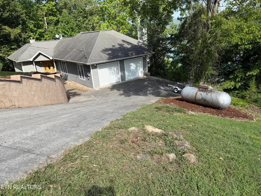 1395 Lakeview Drive, Sharps Chapel, TN 37866 - #2