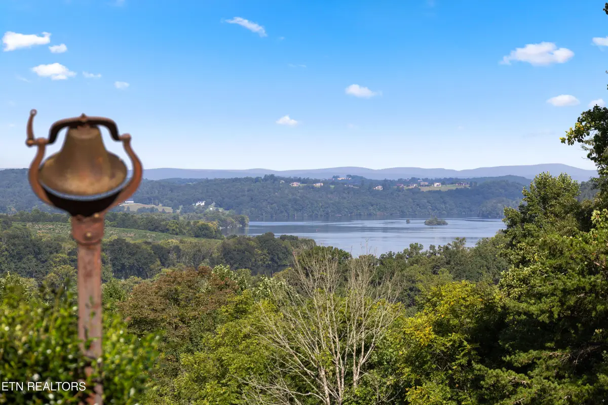 585 Little Dogwood Rd, Kingston, TN 37763 - #1
