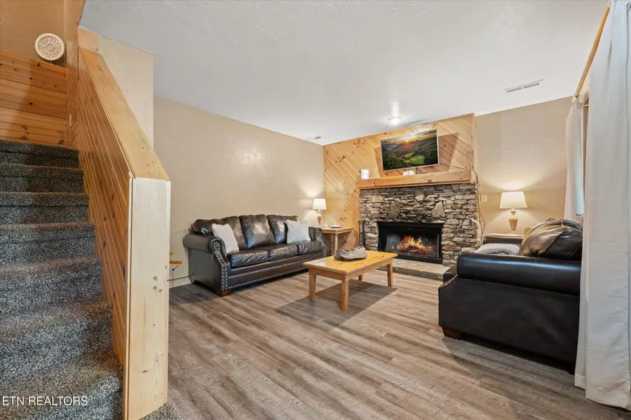 925 Sunshine Tr, Gatlinburg, TN 37738 - #3