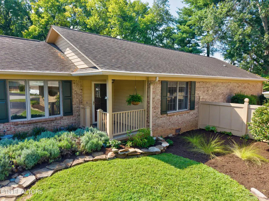 923 Jamestown Way, Maryville, TN 37803 - #3