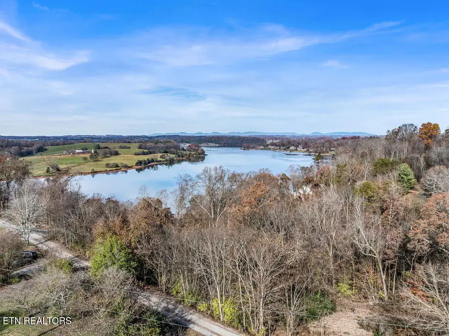 4125 Gravelly Hills Rd, Louisville, TN 37777 - #3