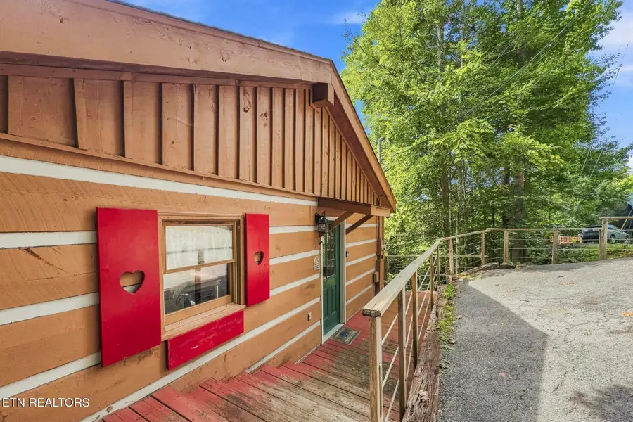 942 Vixen Run, Gatlinburg, TN 37738 - #2