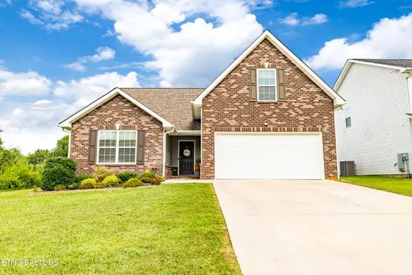 3042 Farmhouse Drive, Maryville, TN 37803