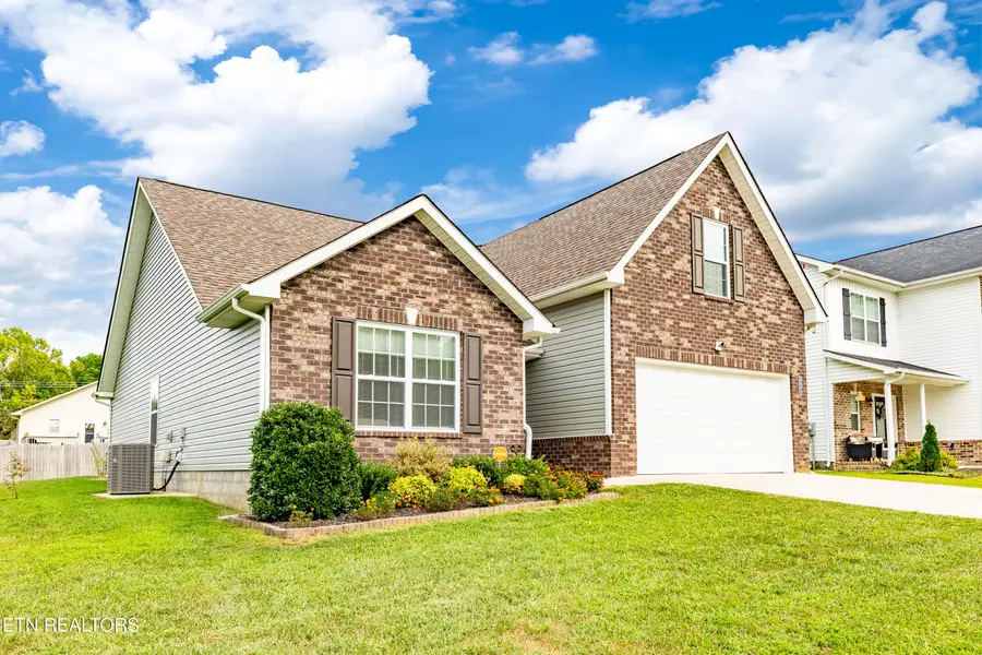 3042 Farmhouse Drive, Maryville, TN 37803 - #2
