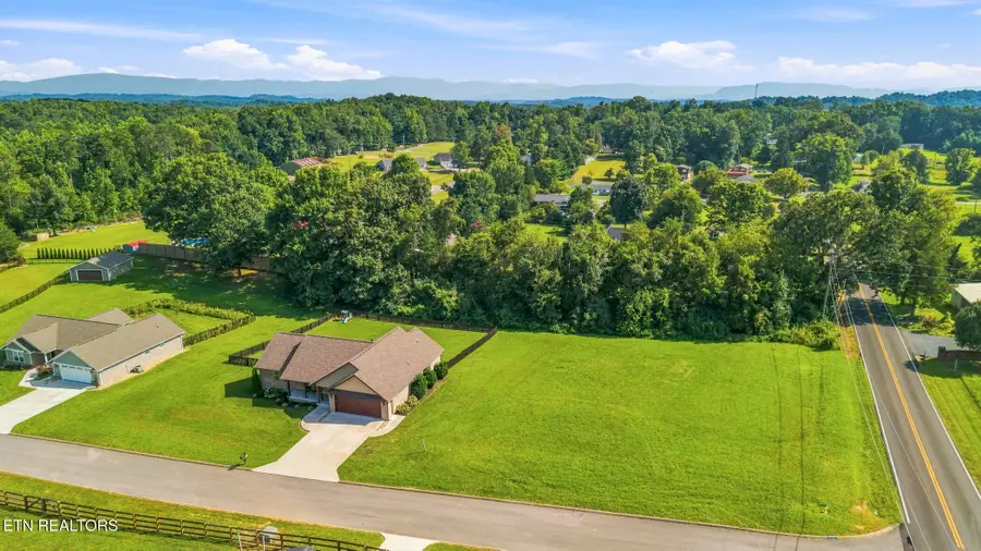 408 Melford Drive, Strawberry Plains, TN 37871 - #2