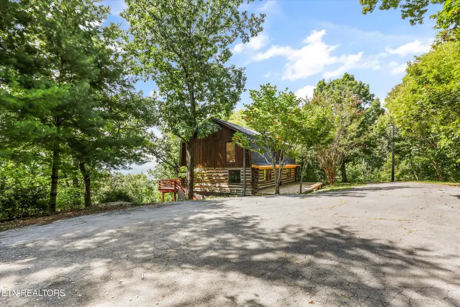 2834 Honeysuckle Tr, Rockford, TN 37853 - #2