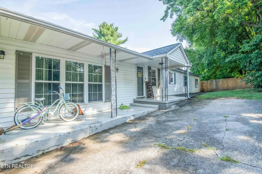 116 S Pine St, Maryville, TN 37804 - #3