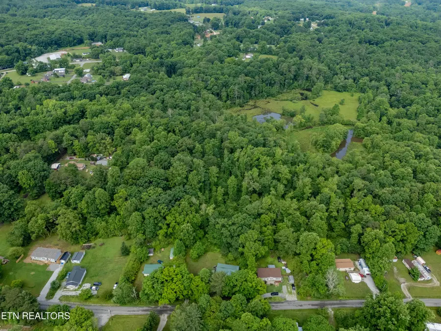 416 Liberty Rd, Wartburg, TN 37887 - #2