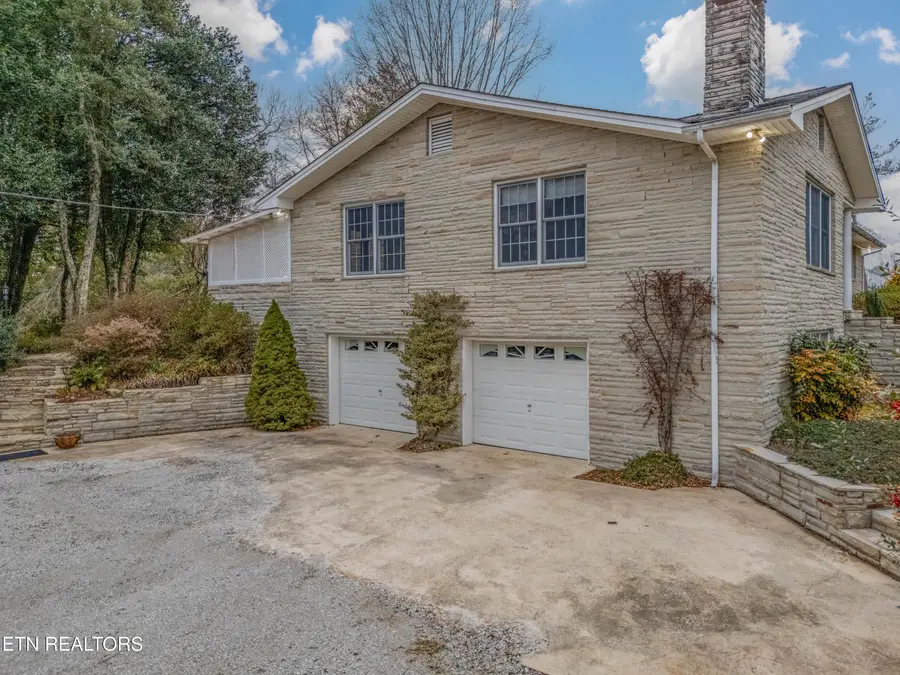 2992 Knoxville Hwy, Wartburg, TN 37887 - #2