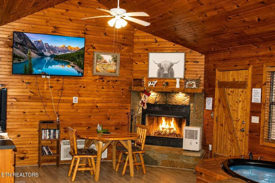 3616 Pittman Center Road Rd, Sevierville, TN 37876 - #3