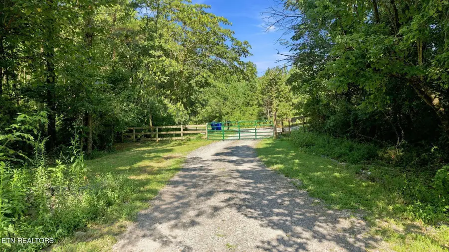 787 NW Morgan Rd, Charleston, TN 37310 - #3