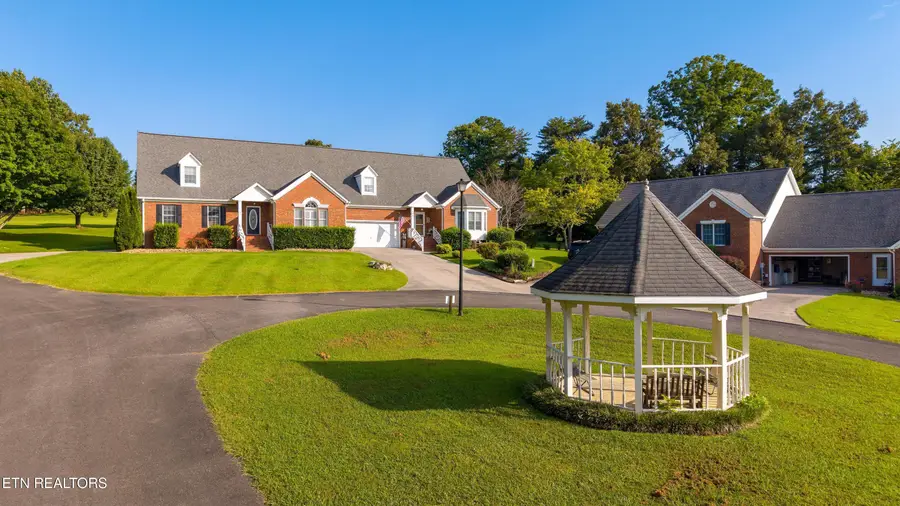 304 Fairway Drive, Athens, TN 37303 - #2