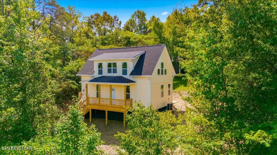 230 Leslie St, Harriman, TN 37748 - #2