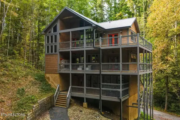 5175 Riversong Way, Sevierville, TN 37876