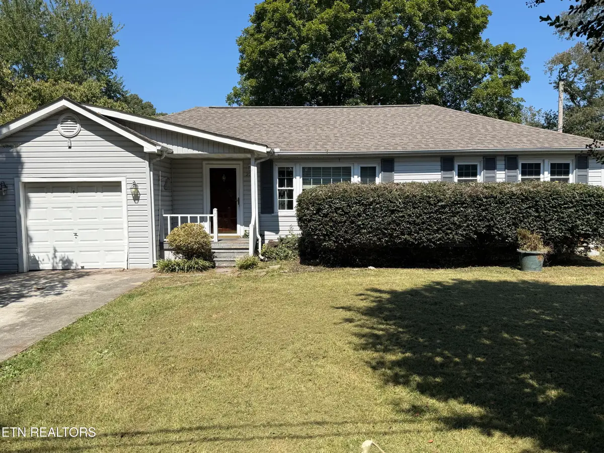 220 Kenneth St, Athens, TN 37303 - #1