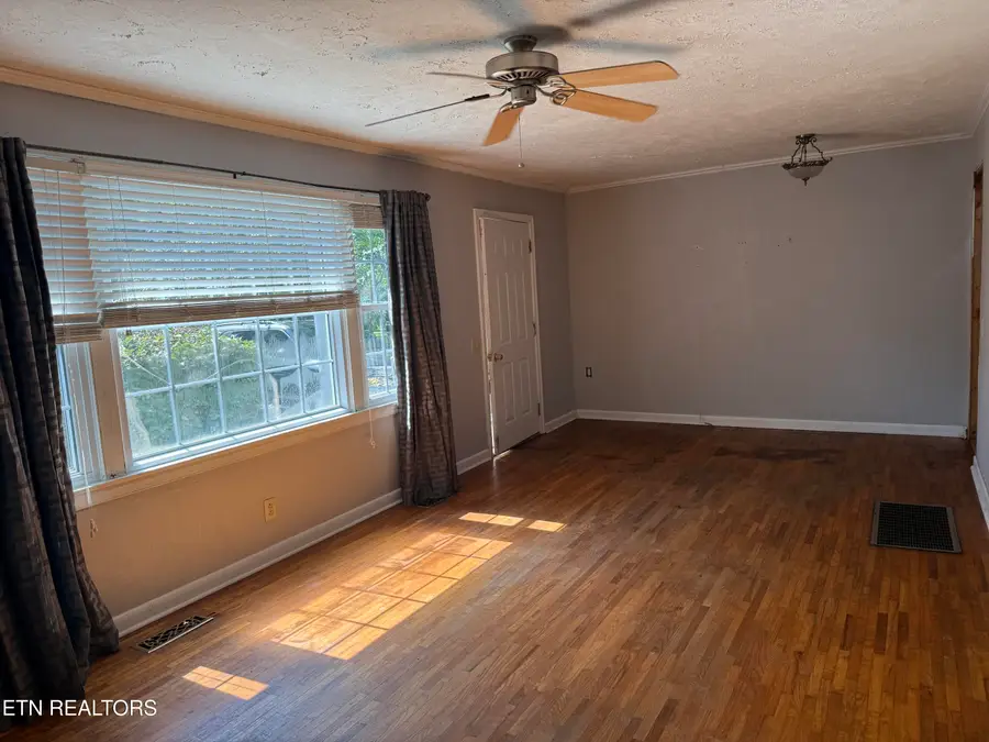220 Kenneth St, Athens, TN 37303 - #2