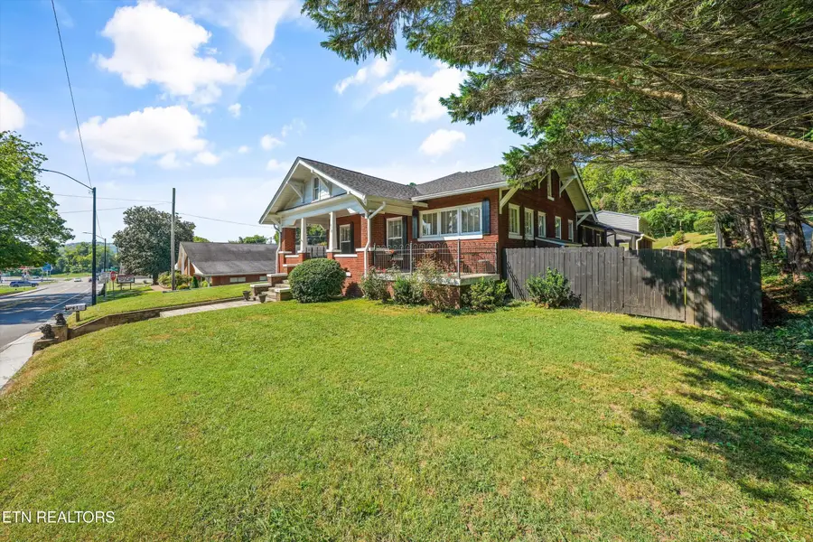 518 N Main Street St, Clinton, TN 37716 - #2