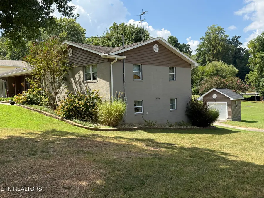 627 Greenwood Drive, Maryville, TN 37803 - #2