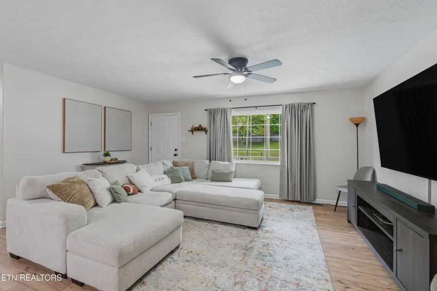 5733 Acapulco Ave, Knoxville, TN 37921 - #3