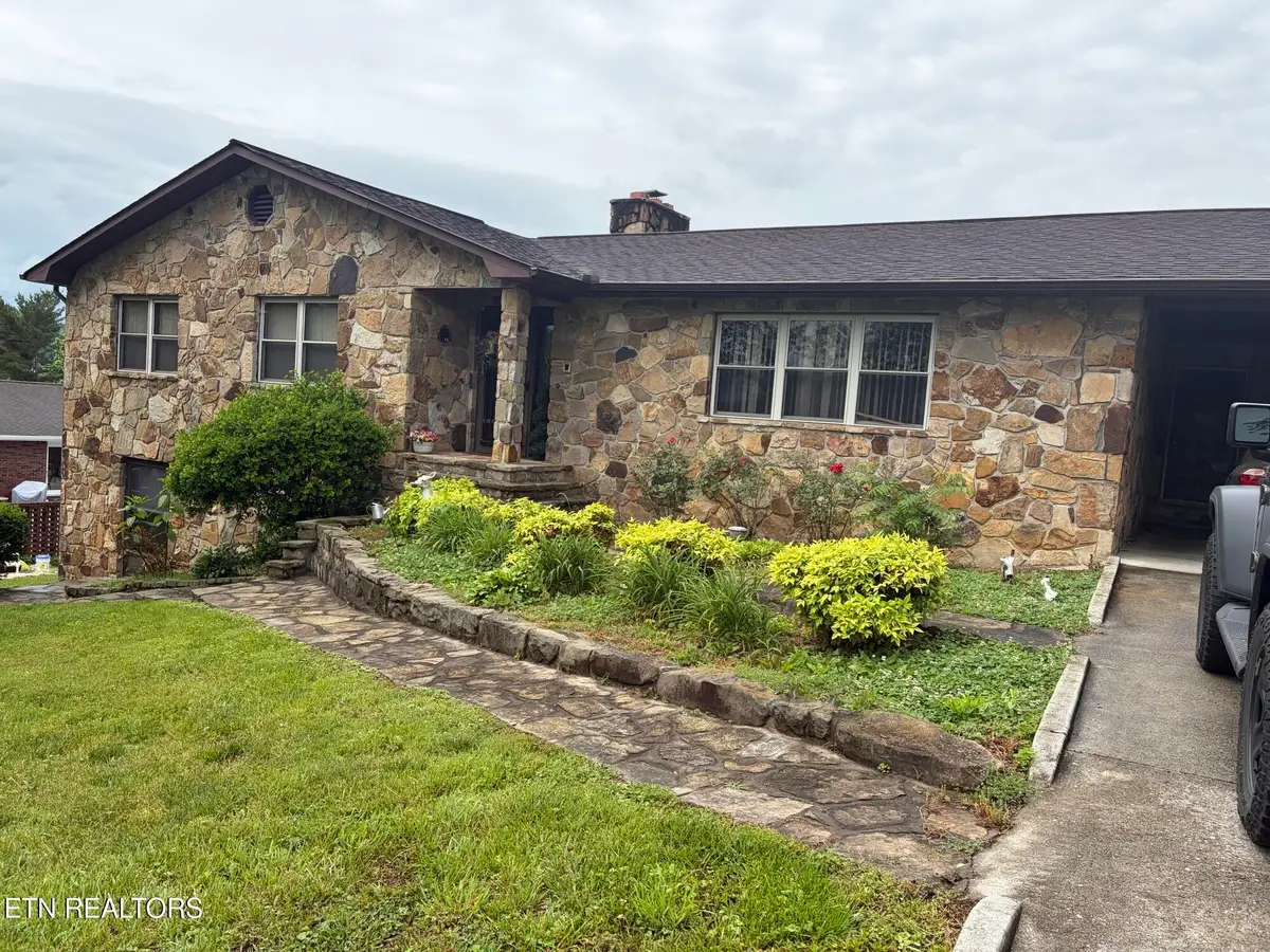 119 Mountain View Rd, Jacksboro, TN 37757 - #1