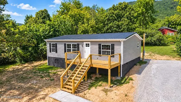 902 W Prospect St, LaFollette, TN 37766